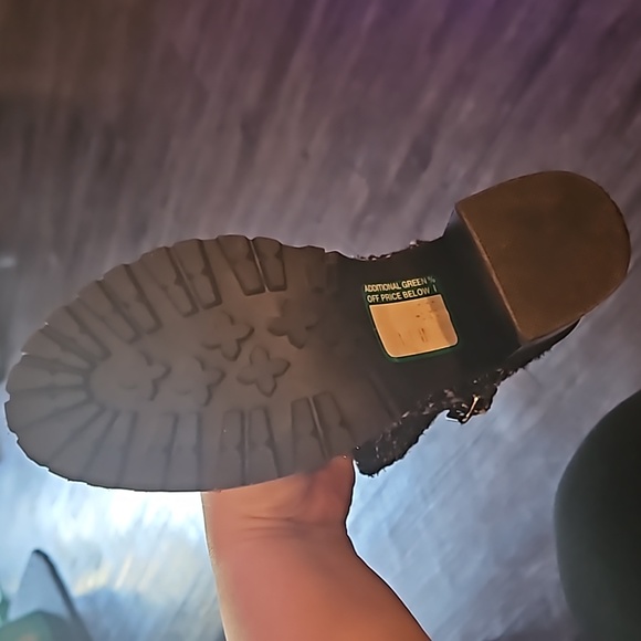 Boots - Picture 4 of 4